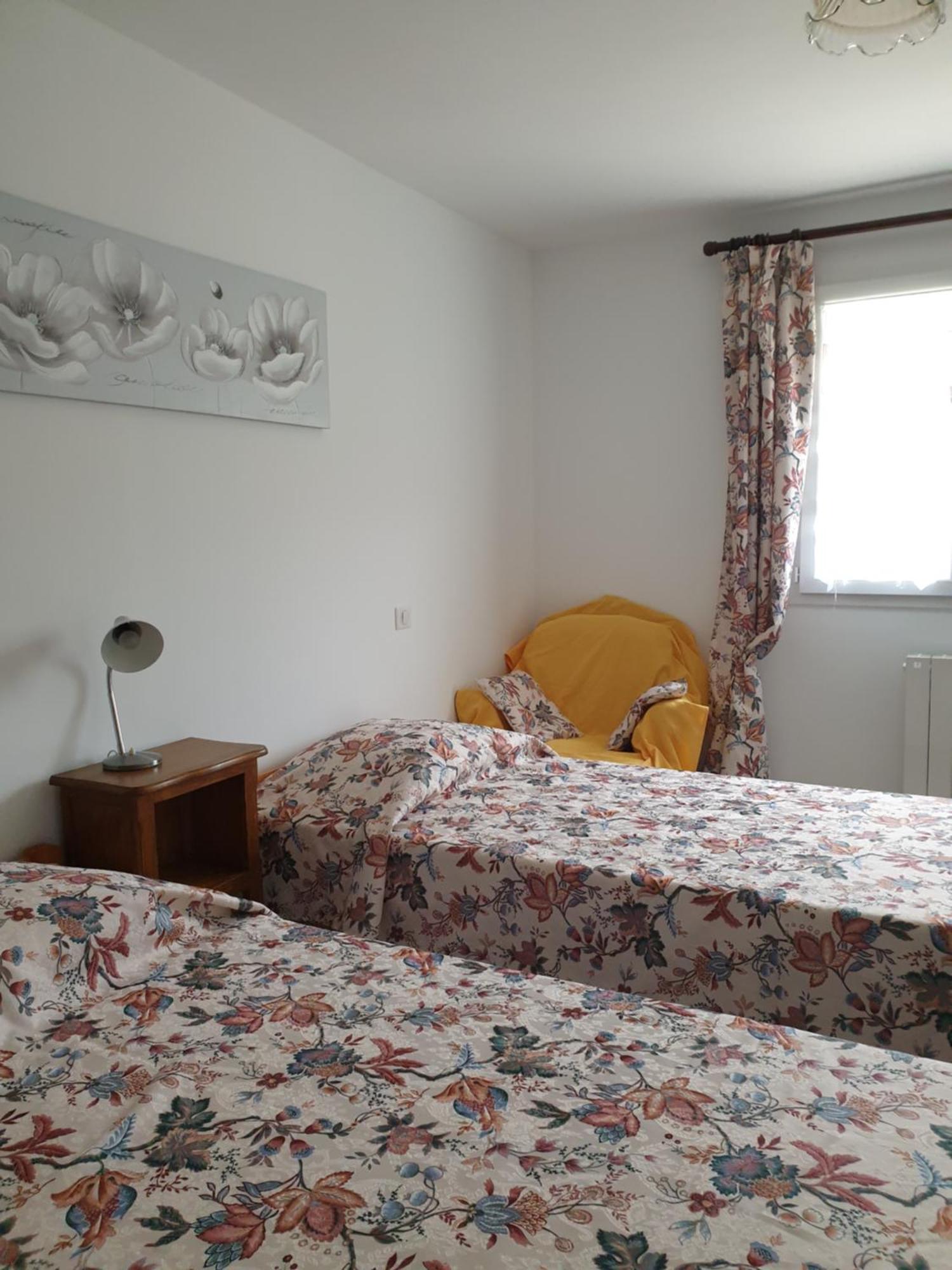 Gite Les Trois Abeilles Bésignan Habitación foto