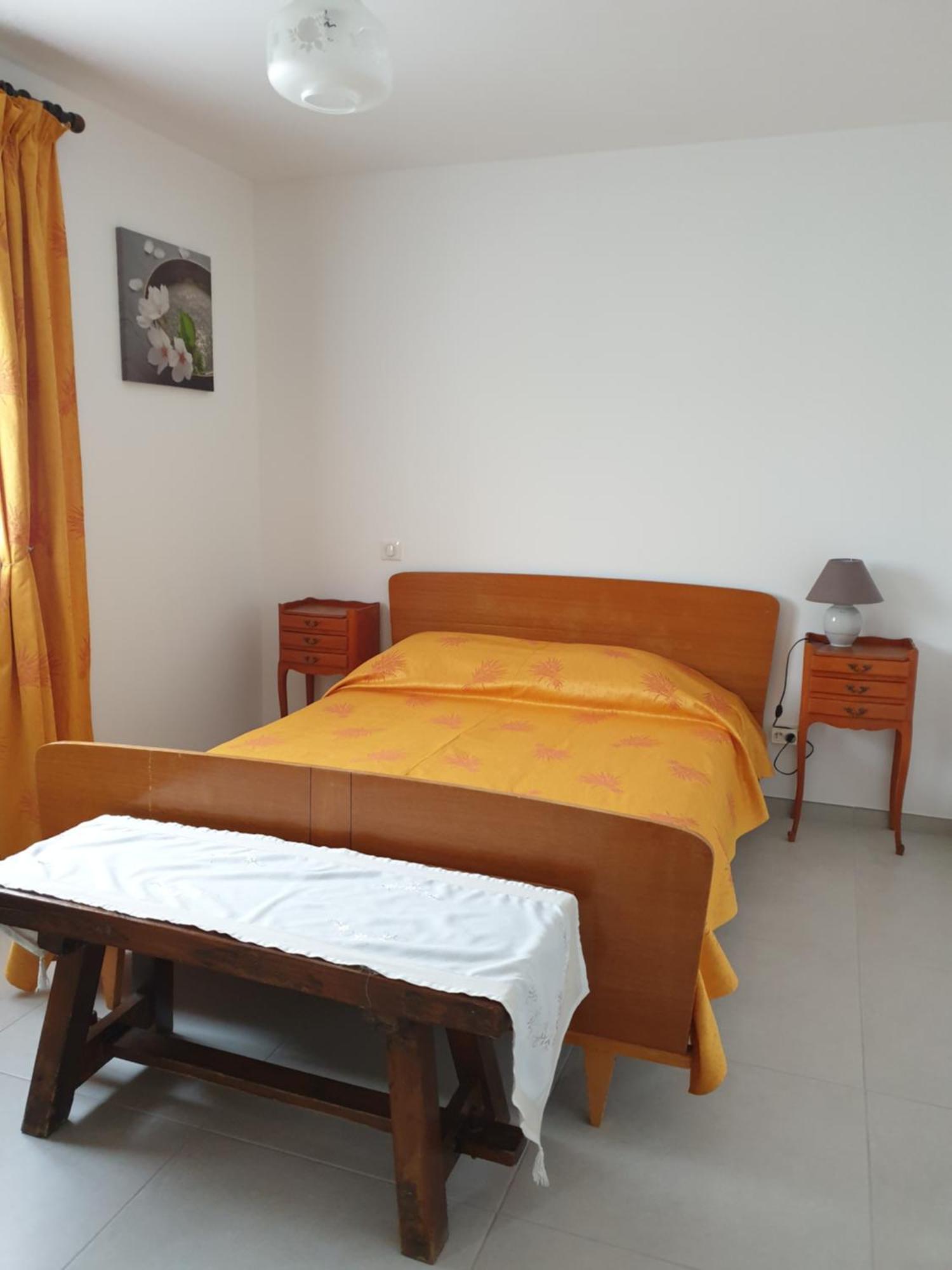 Gite Les Trois Abeilles Bésignan Habitación foto