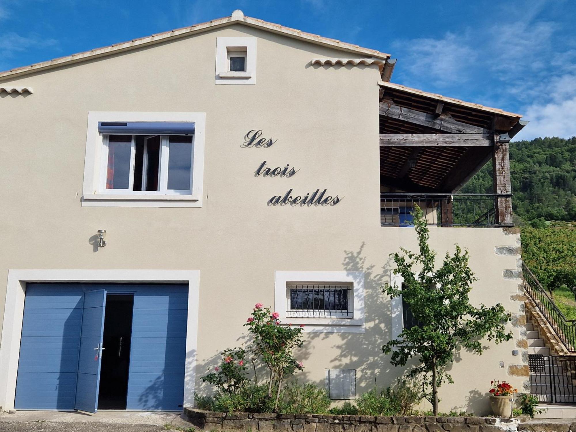 Gite Les Trois Abeilles Bésignan Exterior foto